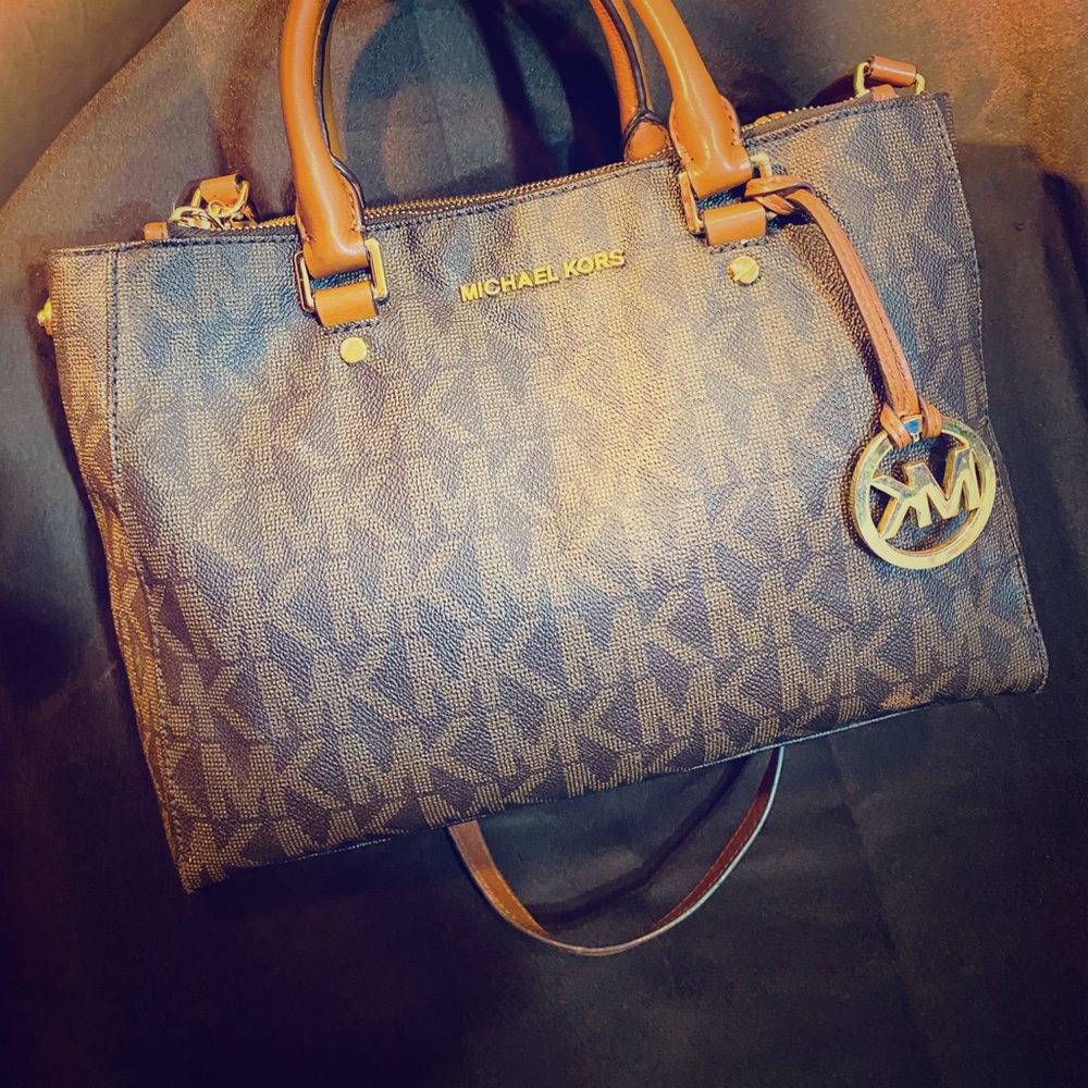 Designer MICHAEL KORS hand bag